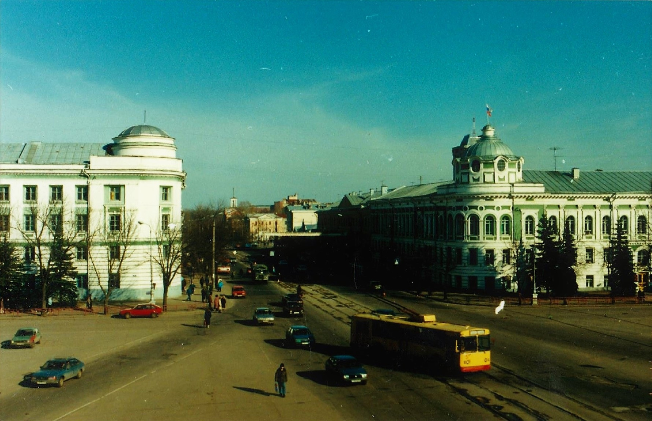 Тверь, ЗиУ-682В № 57; Тверь — Тверской троллейбус в 1990-е гг.; Тверь — Троллейбусные линии: Центральный район