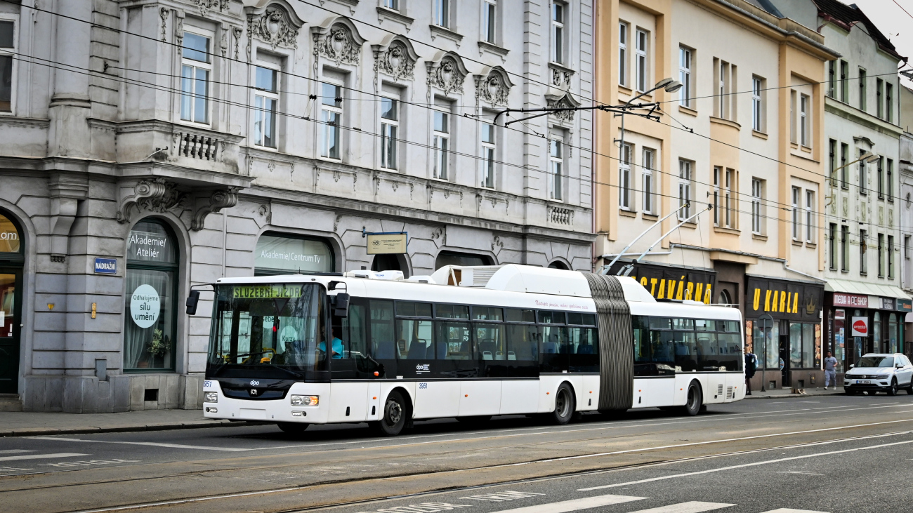 Острава, SOR TNB 18 № 3951 Острава, SOR TNB 18 № 3951