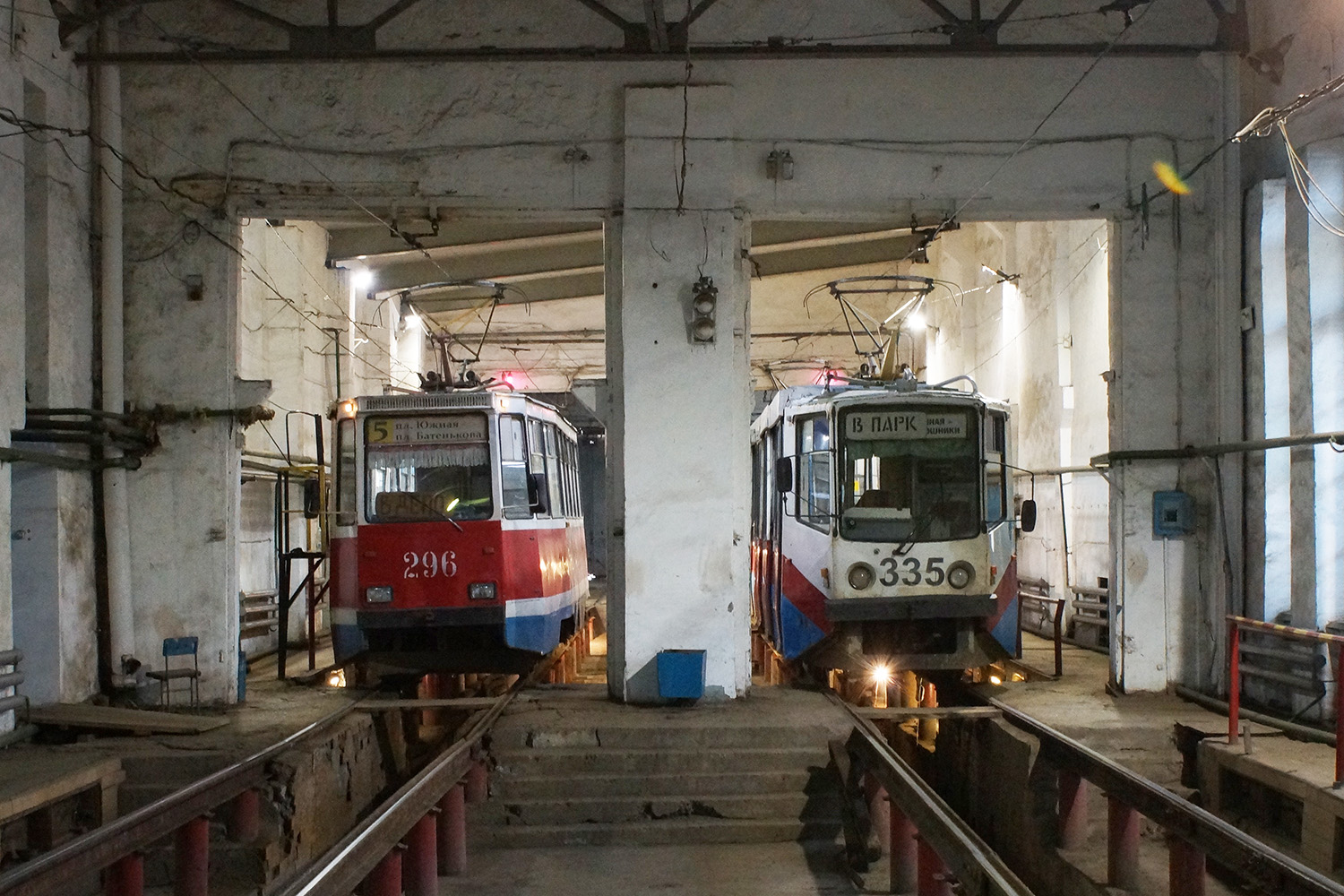 Томск, 71-605 (КТМ-5М3) № 296; Томск, 71-617 № 335