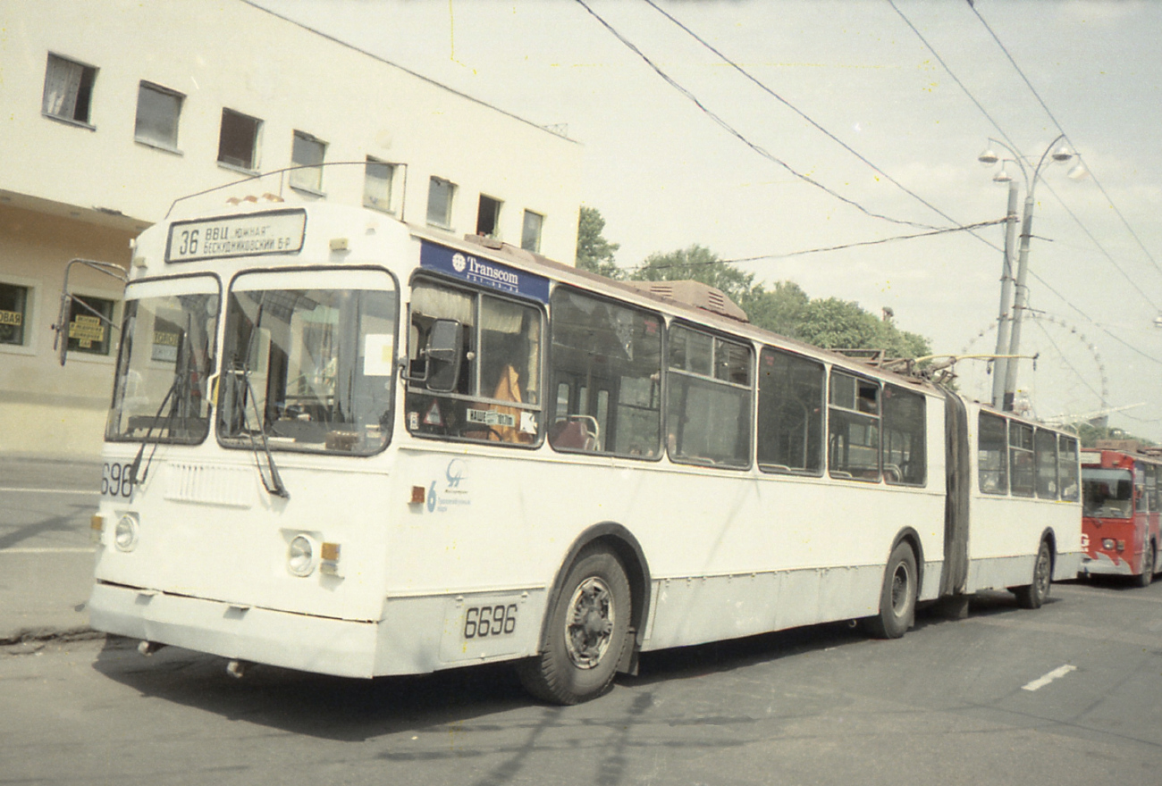 Moskva, ZiU-6205 [620500] č. 6696
