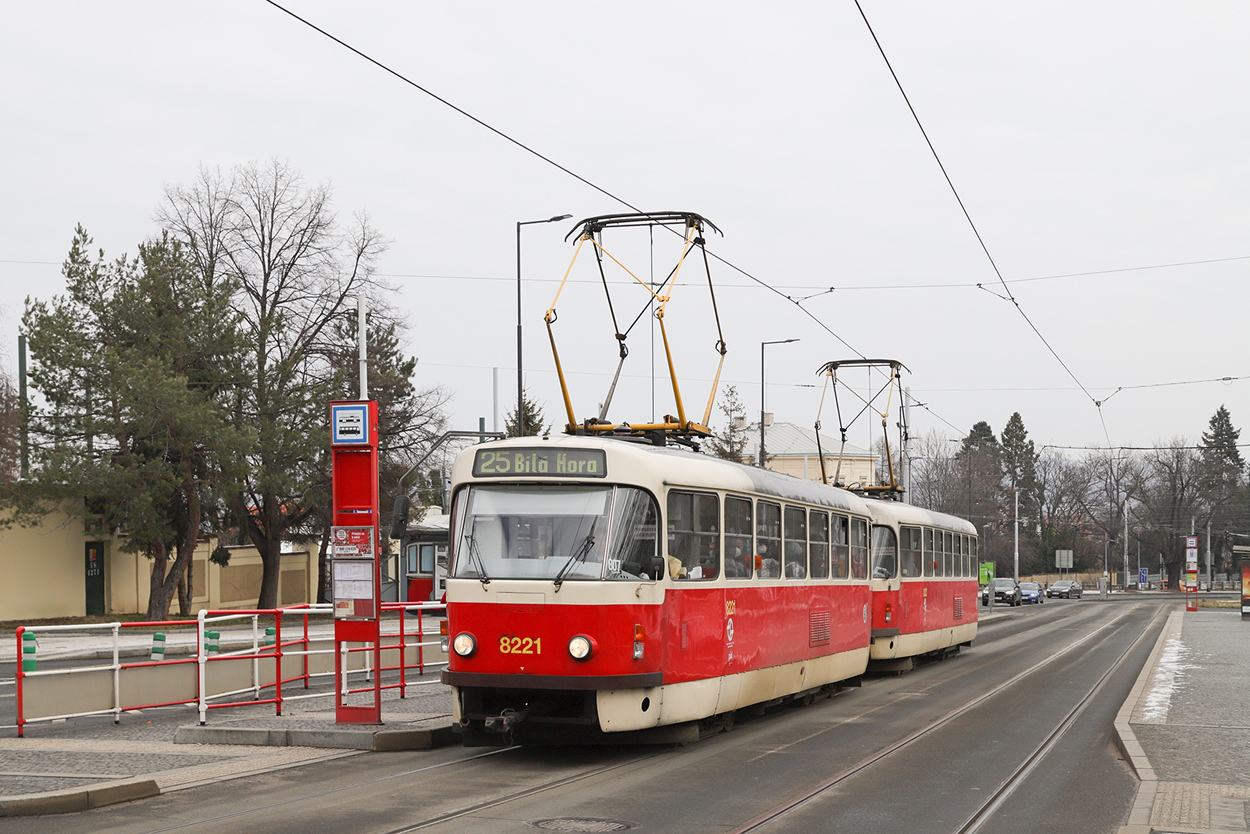 Прага, Tatra T3R.P № 8221