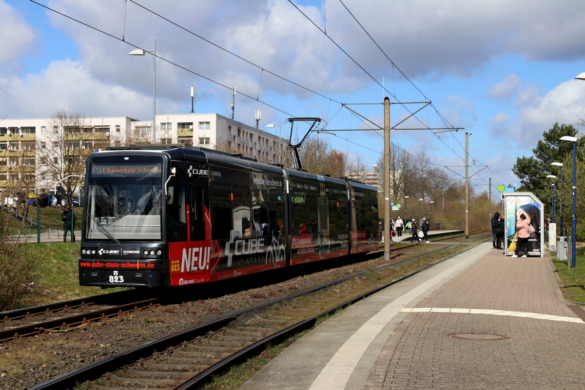Schwerin, Bombardier SN2001 # 823