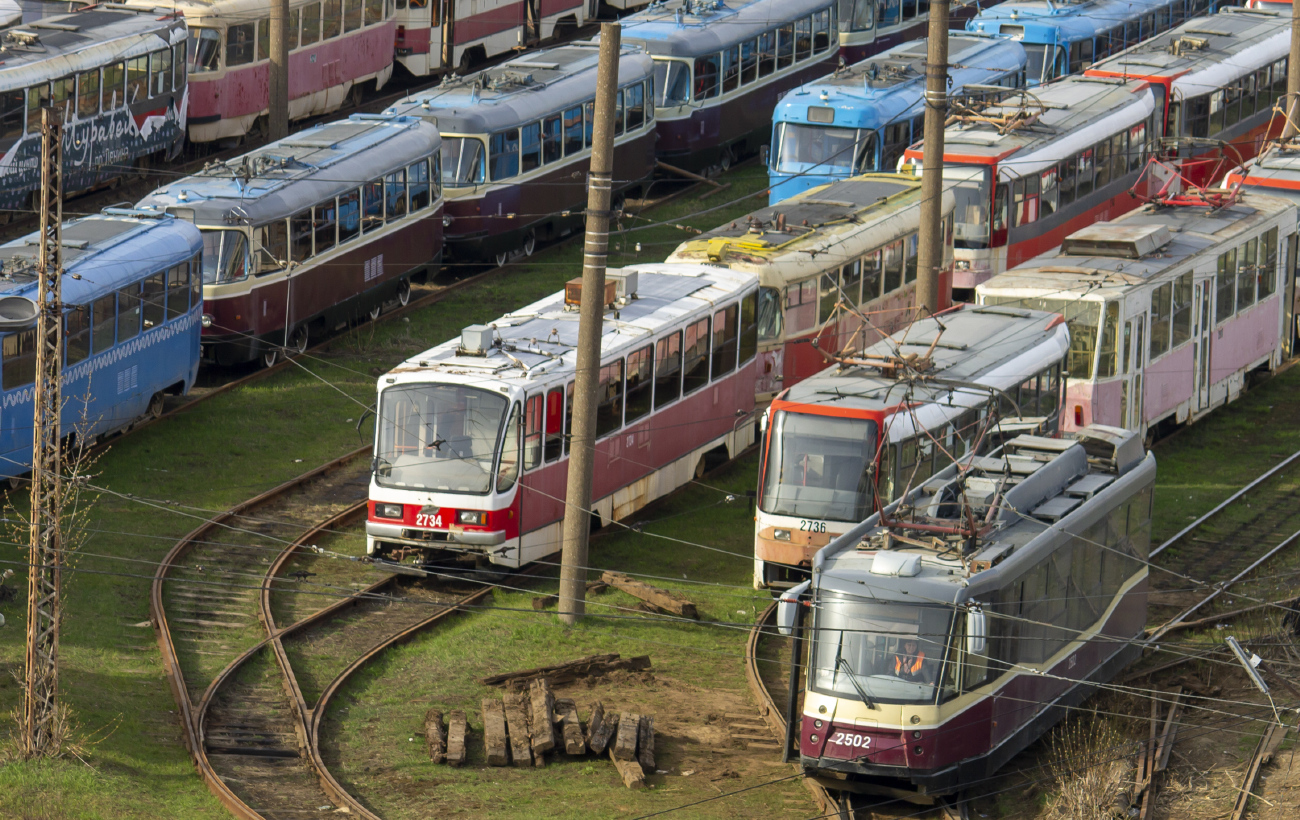 Нижний Новгород, 71-403 № 2734; Нижний Новгород, 71-153.3 (ЛМ-2008) № 2502