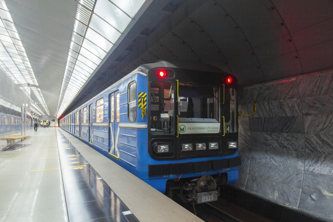 Екатеринбург, 81-717.5 (ЛВЗ/ВМ) № 8925