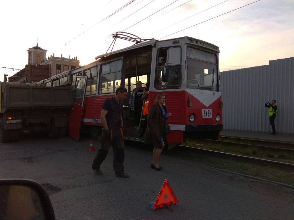 Омск, 71-605А № 99; Омск — Происшествия Омск, 71-605А № 99; Омск — Происшествия
