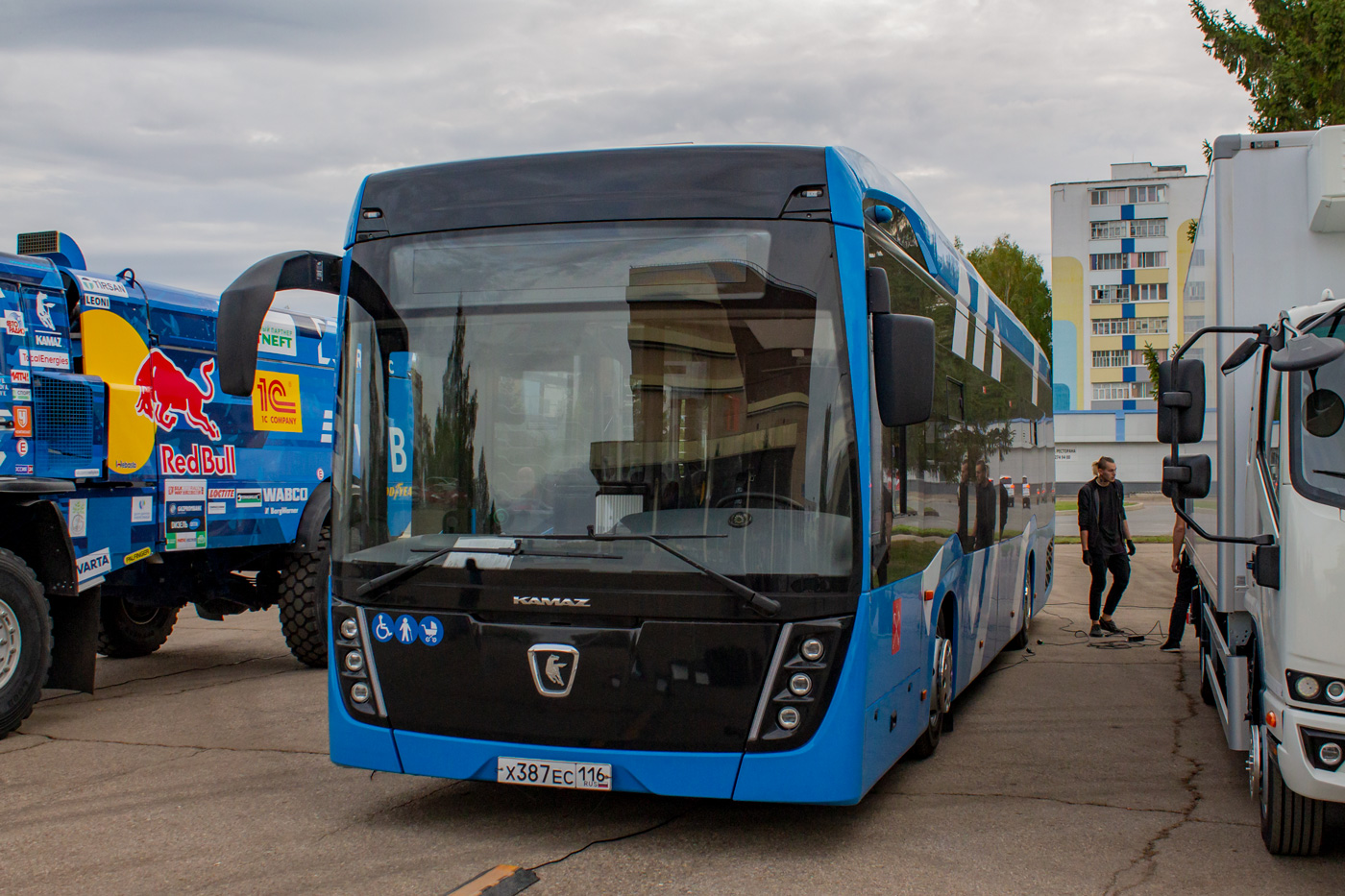 Neftekamsk, КAMАZ-62825 nr. Х 387 ЕС 116; Naberežnyje Čelnai — Machine Builder's Day — September 25, 2021