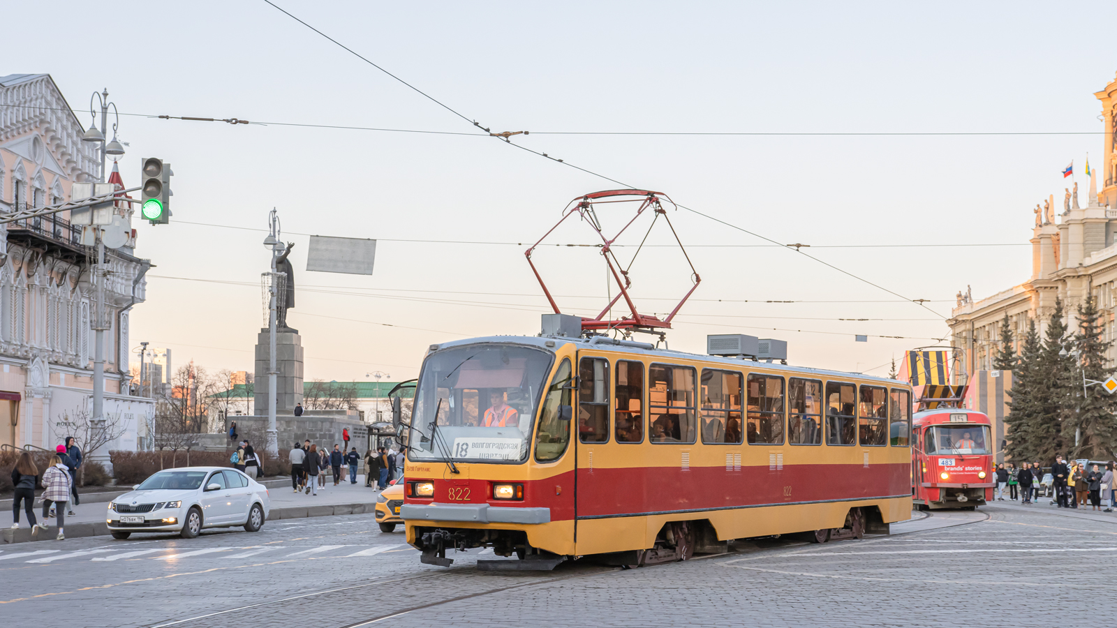 Екатеринбург, 71-403 № 822