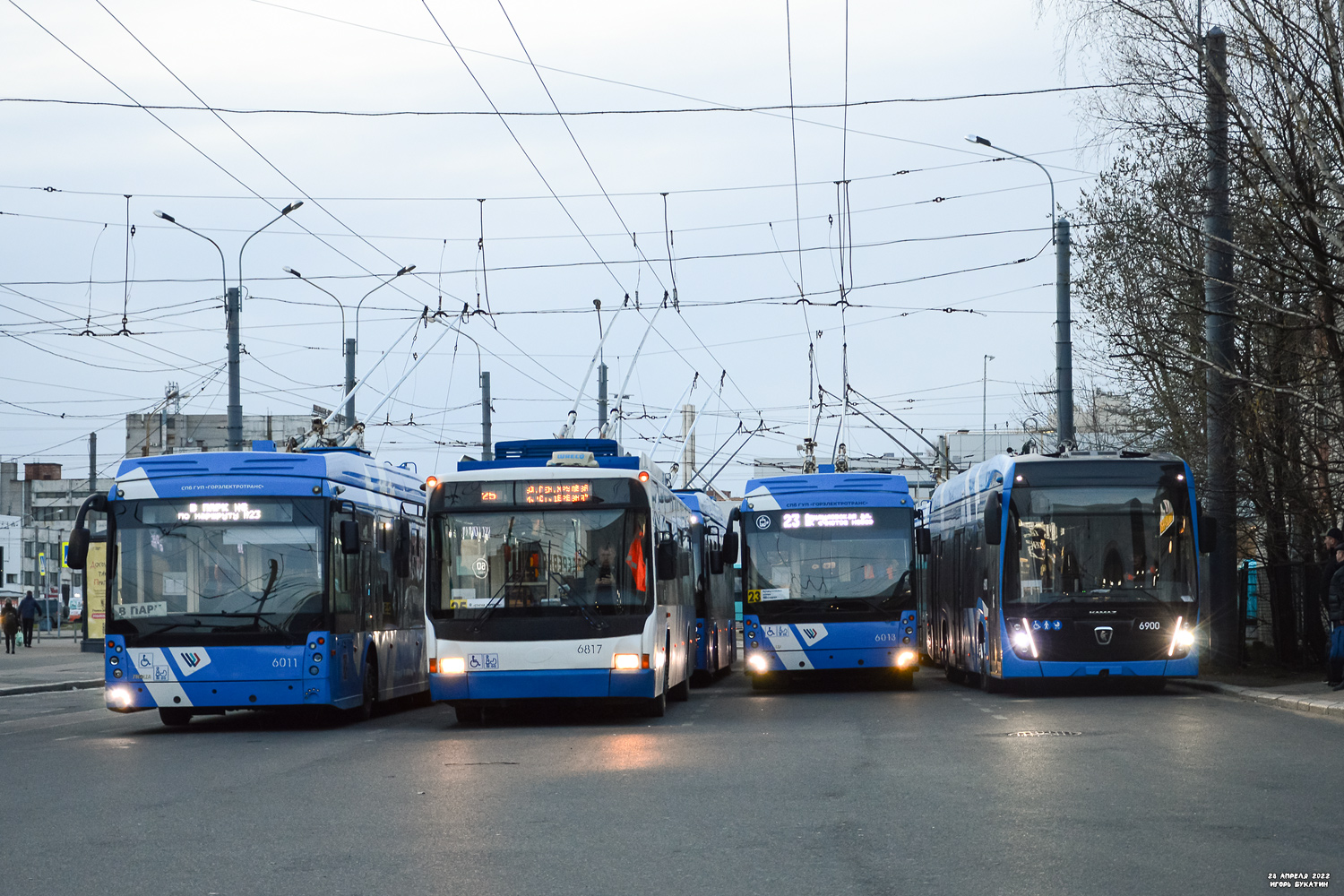 Sankt-Peterburg, VMZ-5298.01 (VMZ-463) № 6817; Sankt-Peterburg, Trolza-5265.08 “Megapolis” № 6013; Sankt-Peterburg, КAMАZ-62825 № 6900; Sankt-Peterburg — Terminal stations