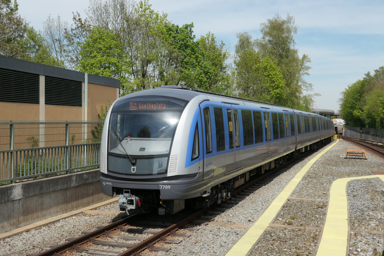 Мюнхен, Adtranz/Siemens C2.11 № 7709