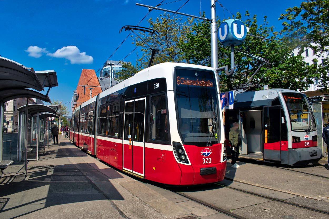 Вена, Bombardier Flexity Wien (Type D) № 320