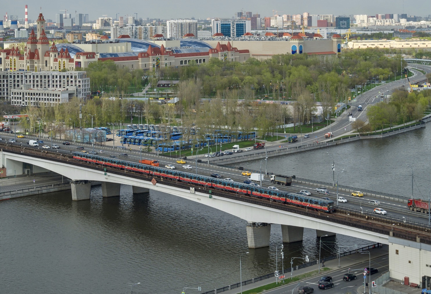 Moskva — Metro — [2] Zamoskvoretskaya Line; Moskva — Metro — Vehicles — Type 81-717/714 and modifications