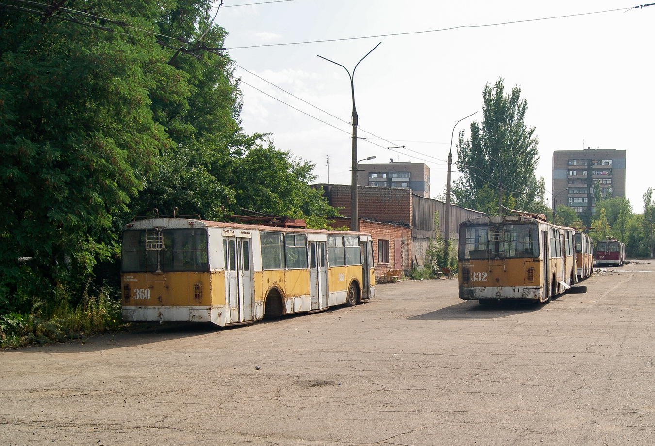 Алчевск, ЗиУ-682Г [Г00] № 360; Алчевск, ЗиУ-682В-012 [В0А] № 332