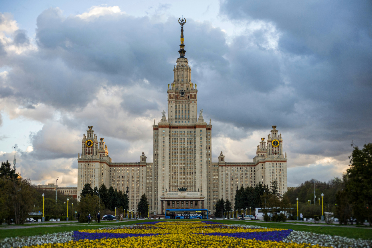 Москва, КАМАЗ-6282 № 411105; Москва — Разные фотографии