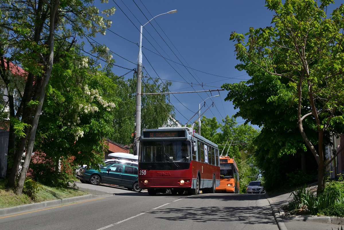 Краснодар, ЗиУ-682Г-016.04 № 250