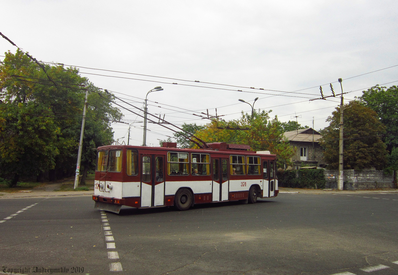 Alcsevszk, YMZ T2 — 371