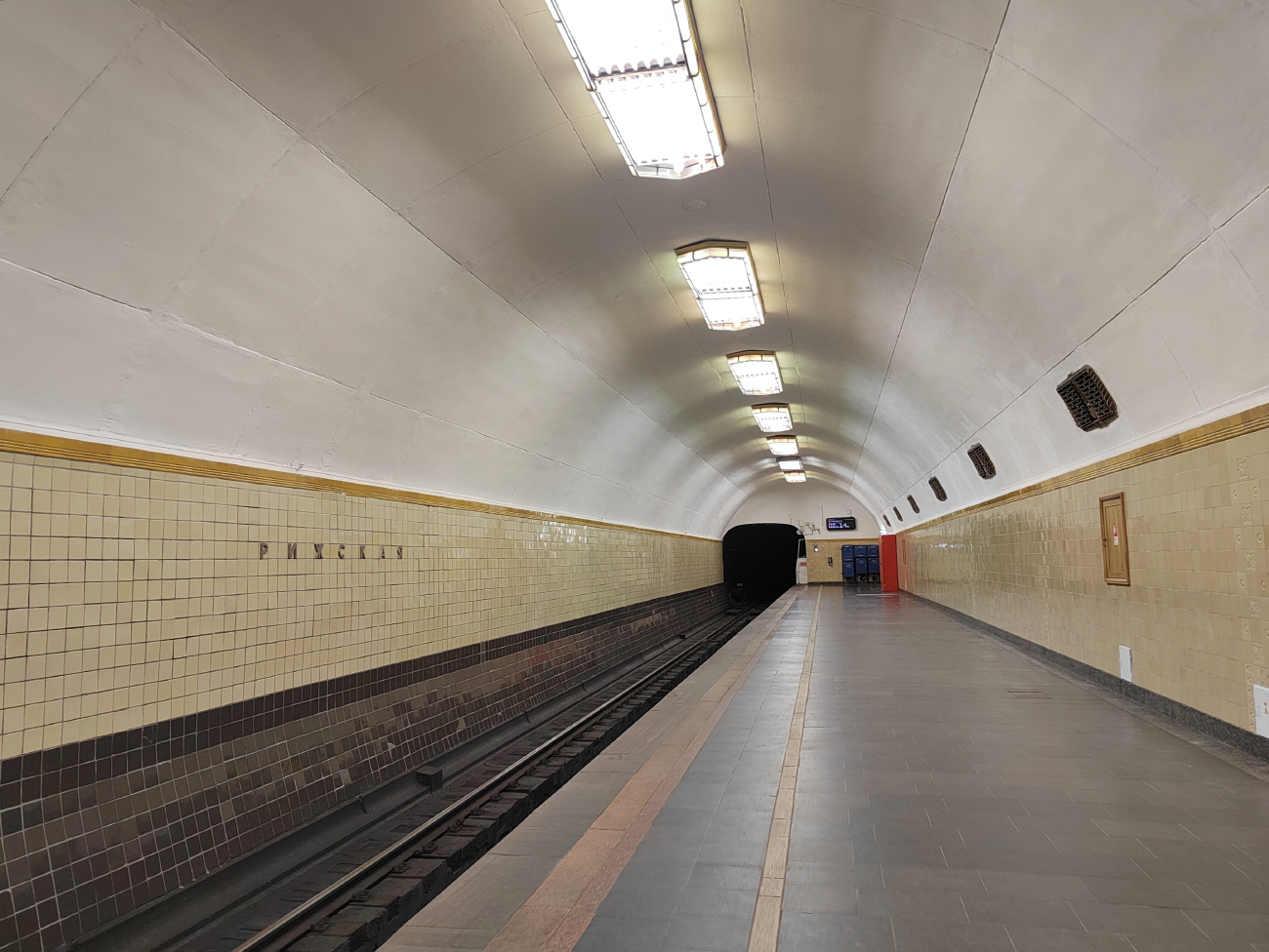 Москва — Метрополитен — [6] Калужско-Рижская линия