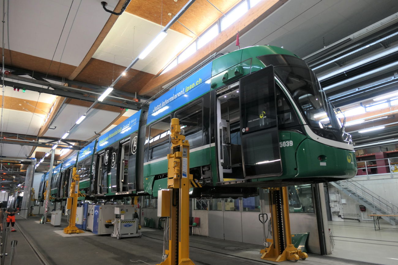 Базель, Bombardier Flexity 2 № 5039; Базель — 175 лет швейцарские железные дороги