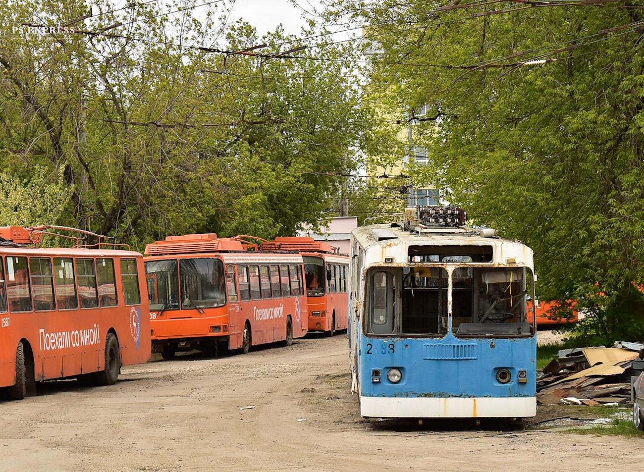 Нижний Новгород, Нижтролл (ЗиУ-682Г) № 2633 Нижний Новгород, Нижтролл (ЗиУ-682Г) № 2633
