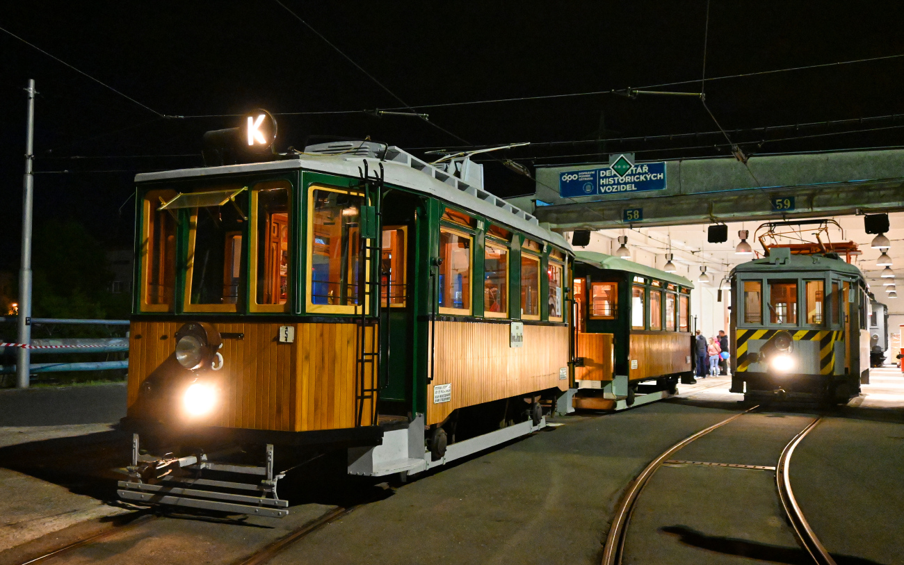 Ostrava, Kopřívnice 2-axle motor car # 25; Ostrava — Ostrava Museum Night 2022