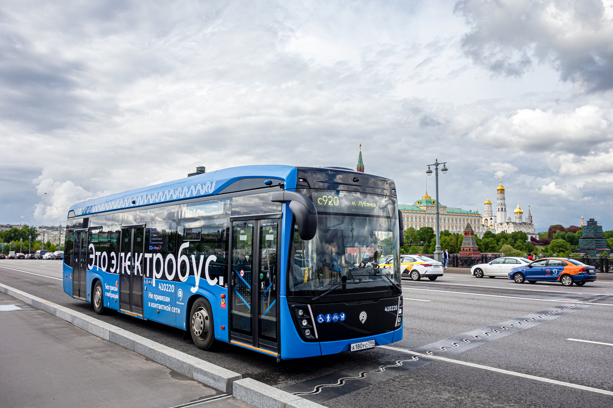 Москва, КАМАЗ-6282 № 410220