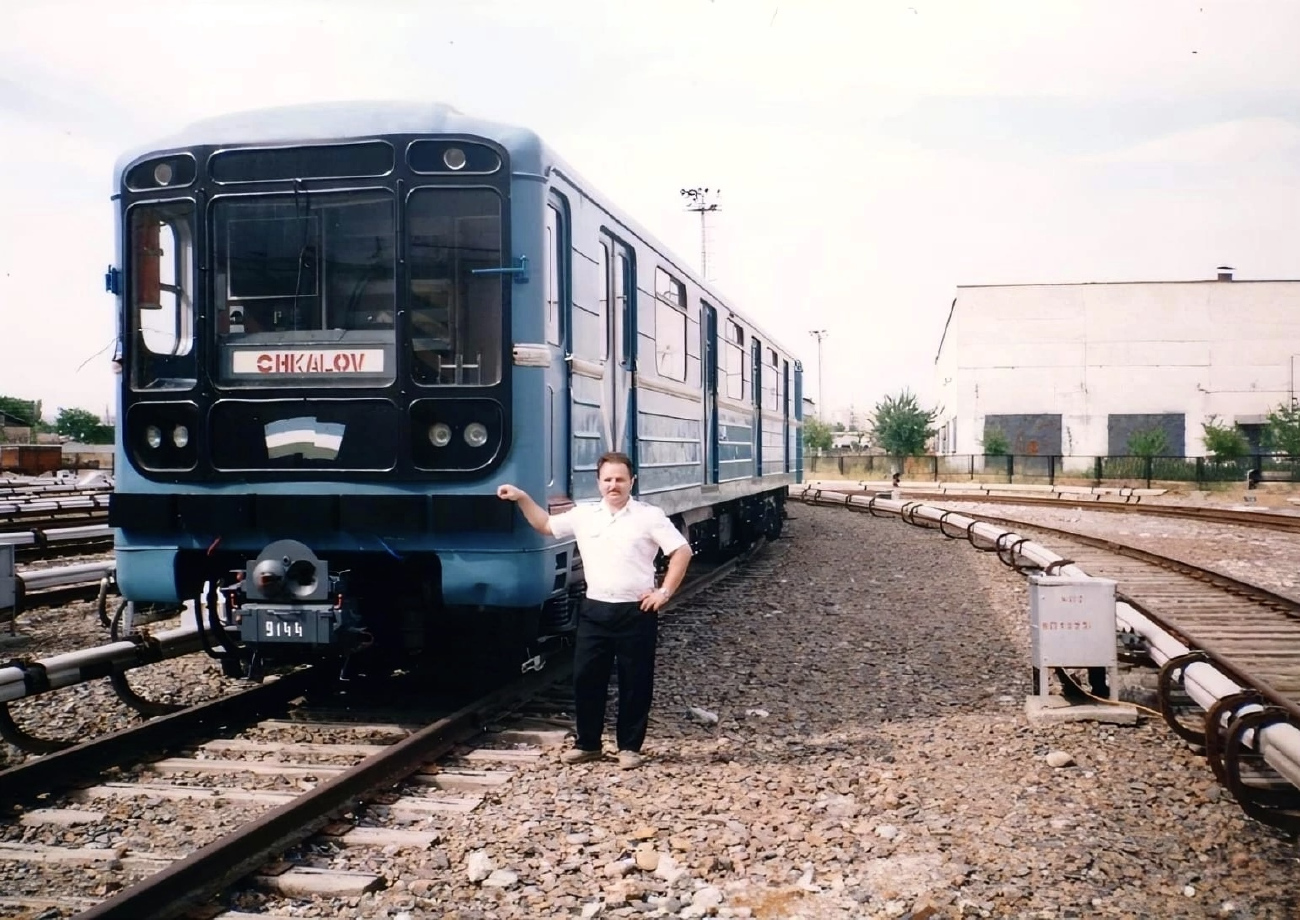 Tashkent, 81-717 (MMZ) № 9144; Electric transport employees