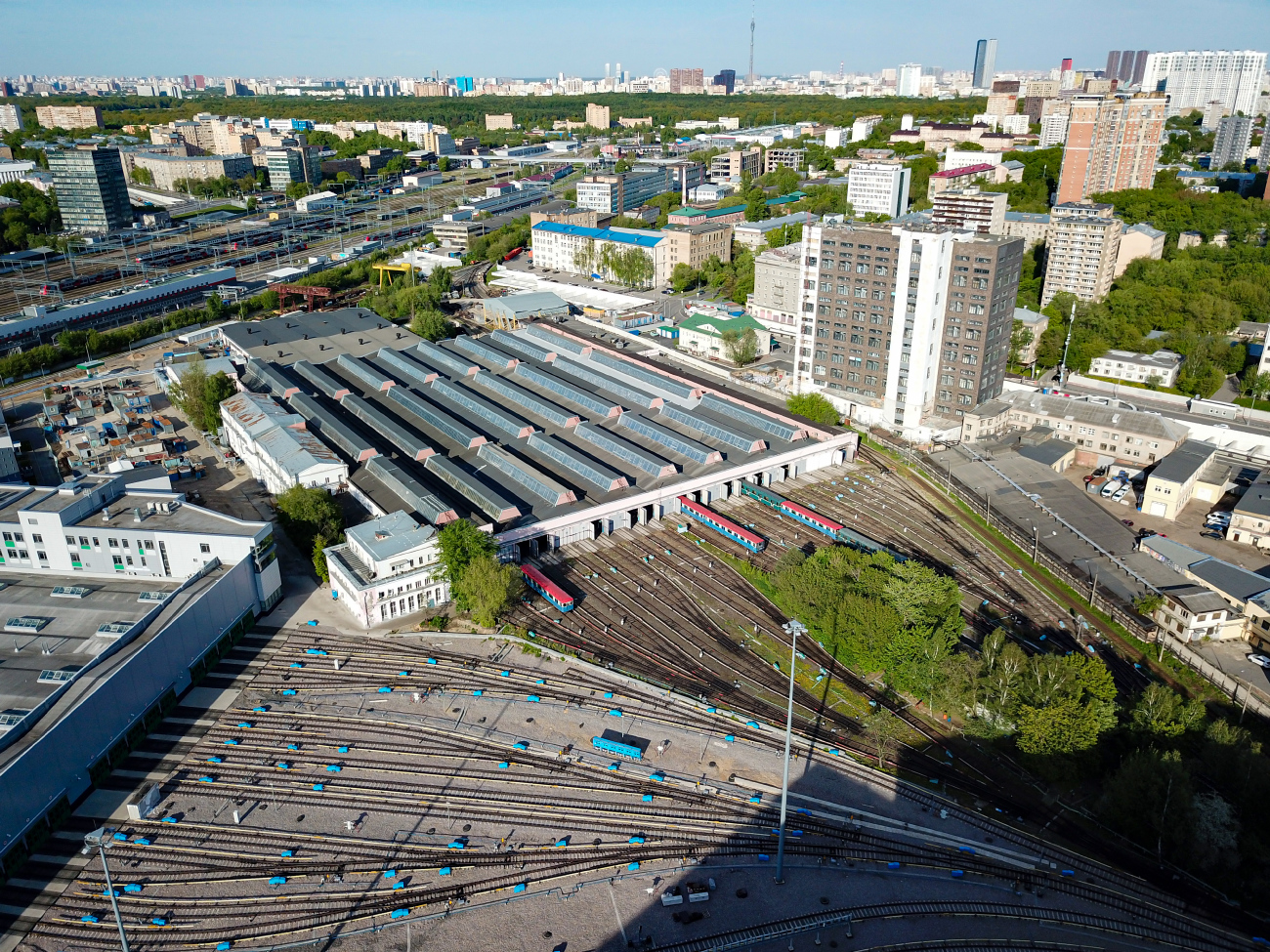 Moskva — Metro — [2] Zamoskvoretskaya Line; Moskva — Metro — Vehicles — Type 81-717/714 and modifications