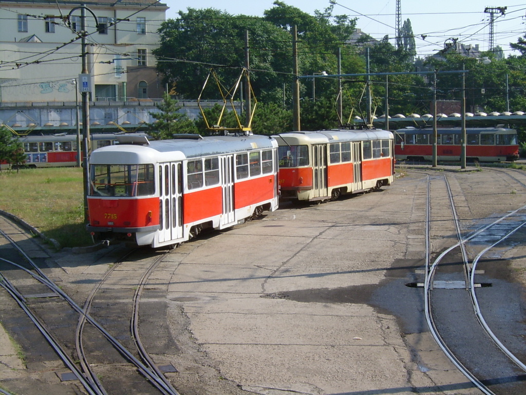 Pressburg, Tatra T3P Nr. 7715; Pressburg, Tatra T3SU Nr. 7717