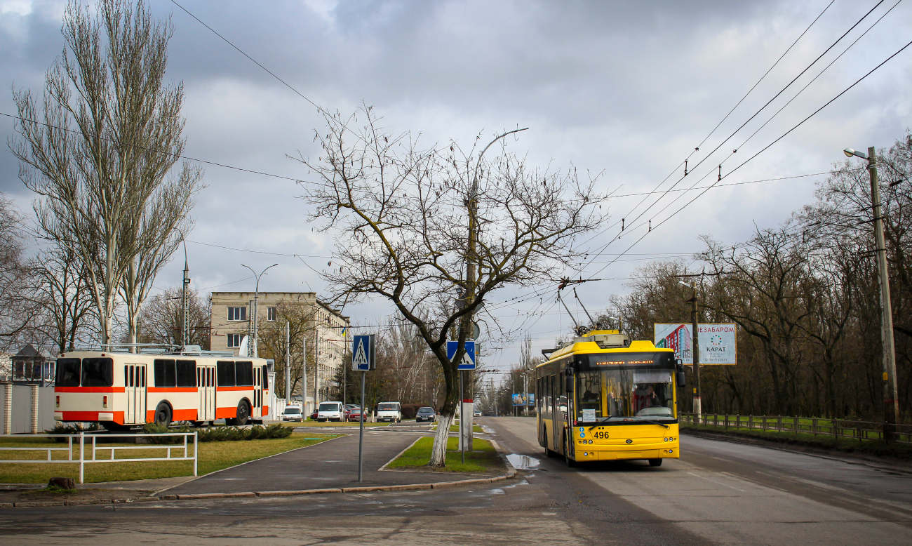 Херсон, Богдан Т70117 № 496; Херсон, ЗиУ-682Г [Г00] № 421