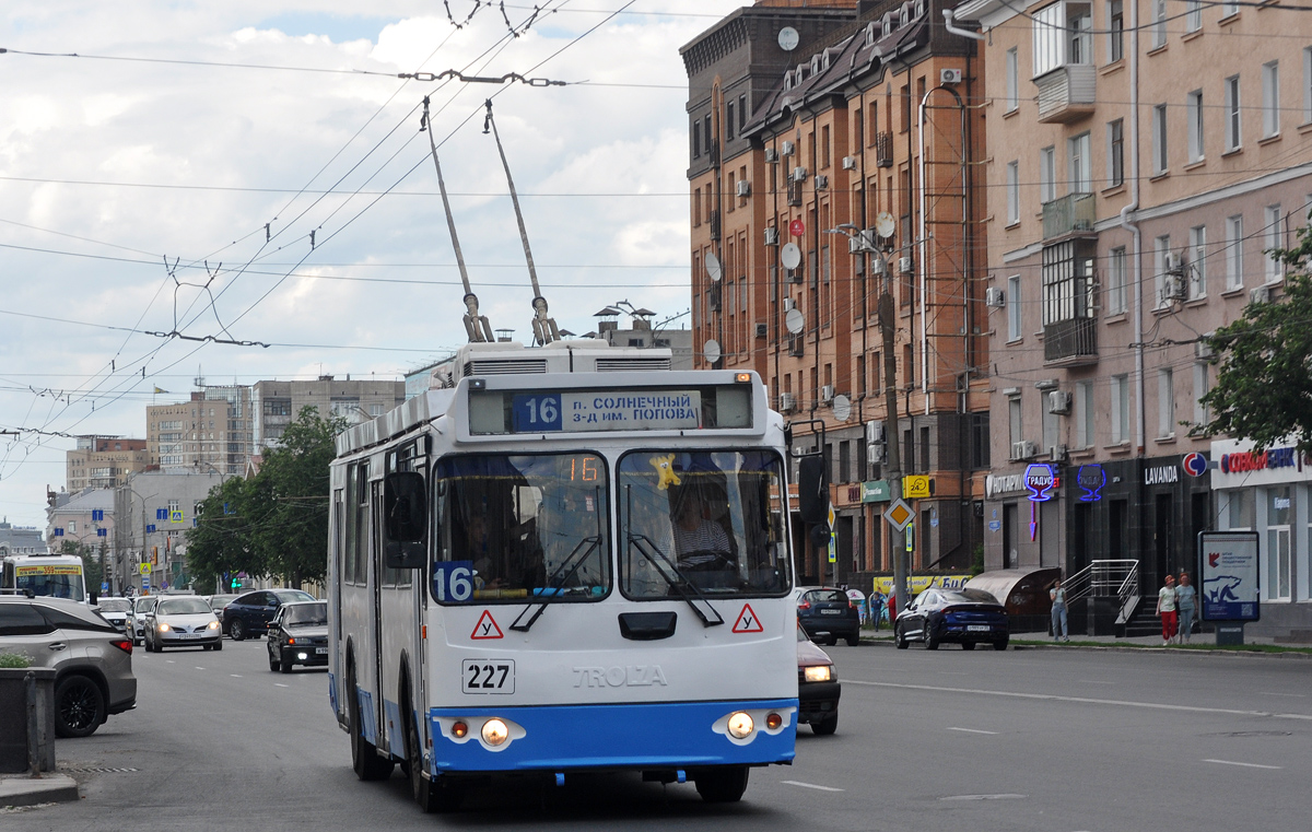 Омск, ЗиУ-682Г-016.02 № 227