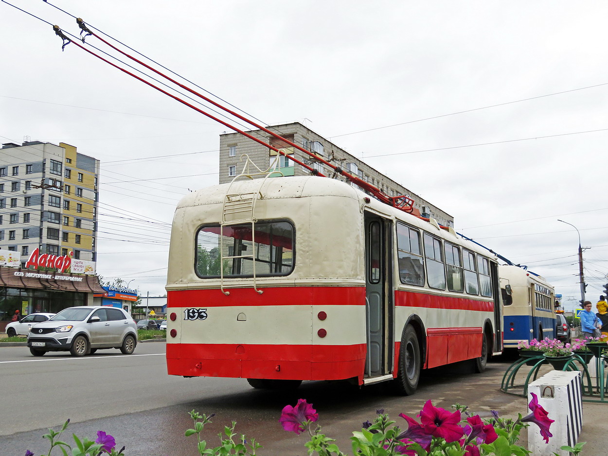 Киров, ЗиУ-5Д № 193