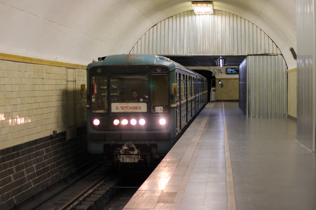 Москва, 81-717.5 (ЛВЗ/ВМ) № 8893 Москва, 81-717.5 (ЛВЗ/ВМ) № 8893
