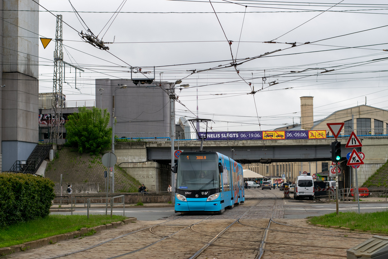 Рига, Škoda 15T ForCity Alfa Riga № 57027