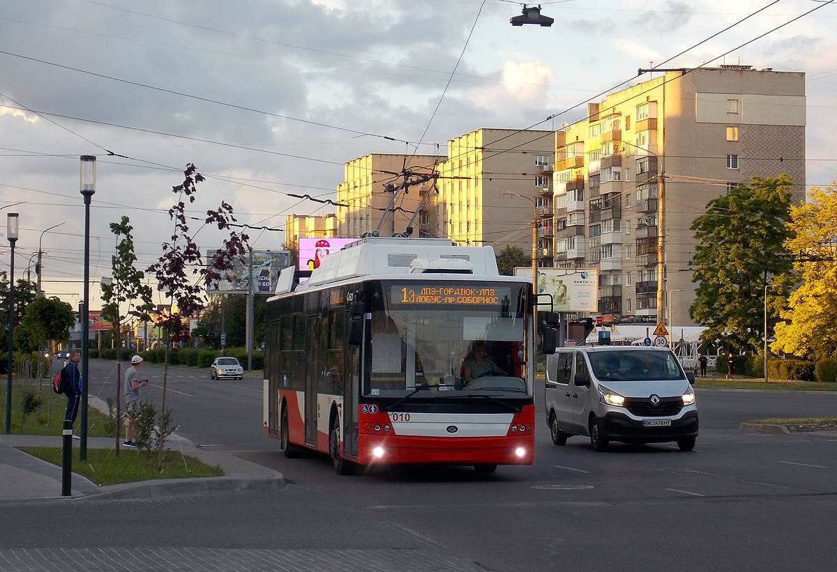 Луцк, Богдан Т70117 № 010