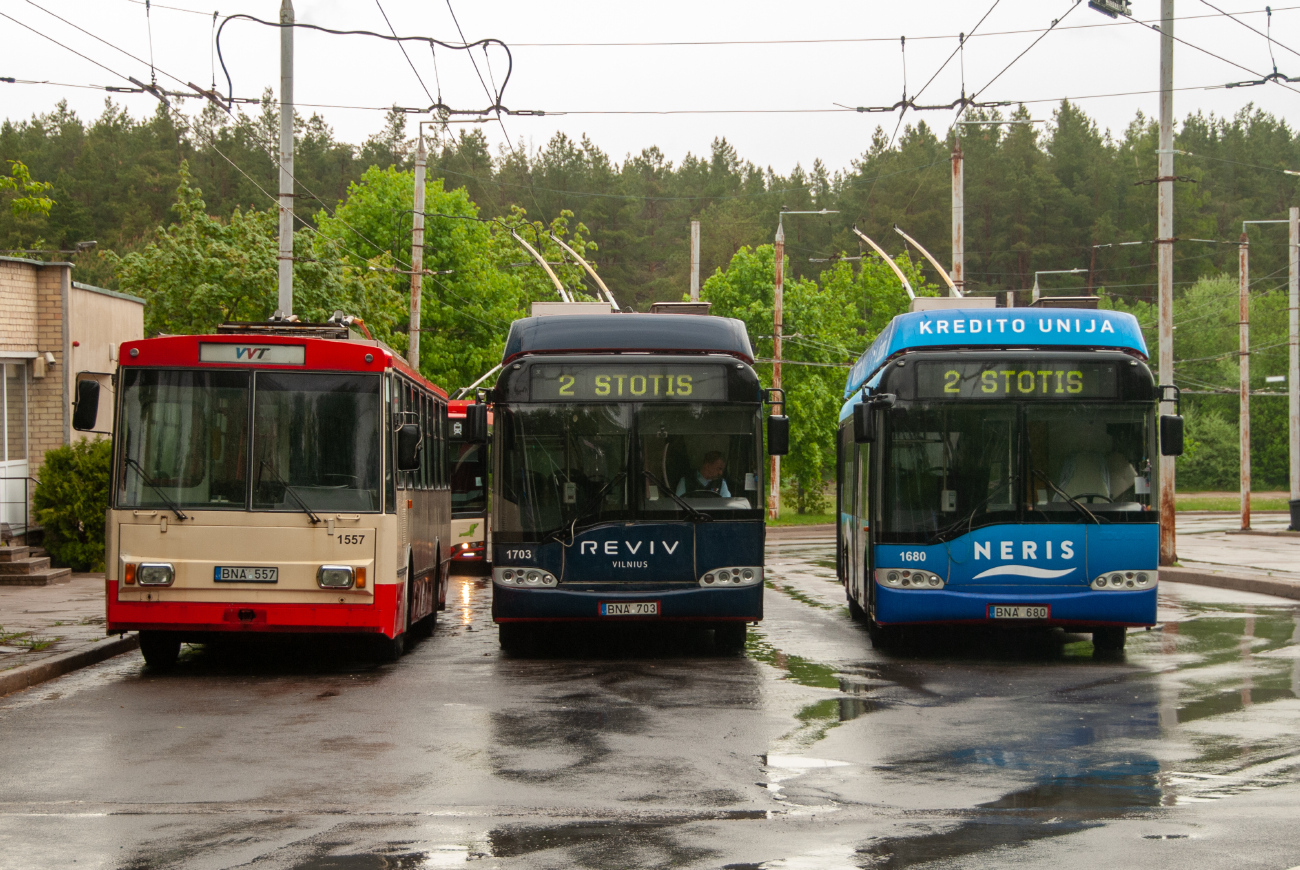 Вильнюс, Škoda 14Tr89/6 № 1557; Вильнюс, Solaris Trollino II 15 AC № 1703; Вильнюс, Solaris Trollino II 15 AC № 1680