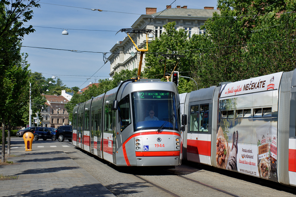 Брно, Škoda 13T Elektra № 1944