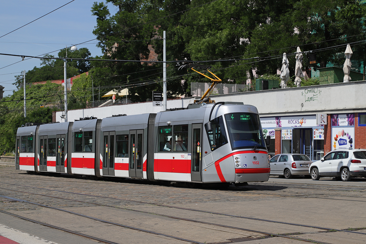 Брно, Škoda 13T Elektra № 1932