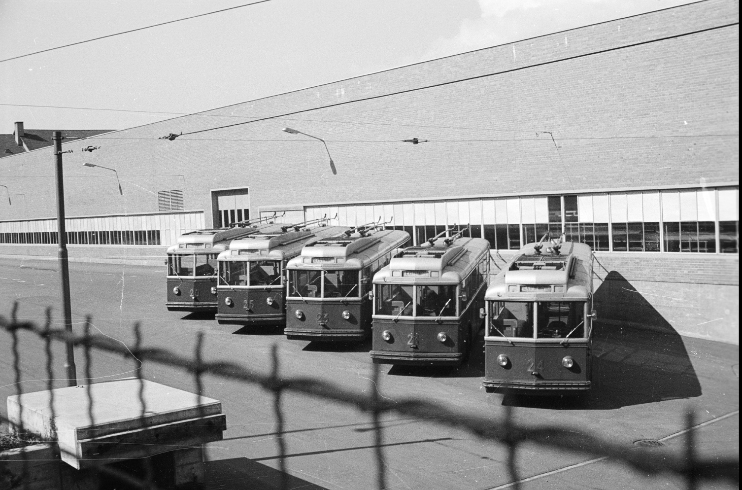 Winterthur, FBW/Saurer/BBC Tr51 № 21; Winterthur, Saurer/BBC 4TP № 24; Schaffhausen — Old photos; Winterthur — Old photos