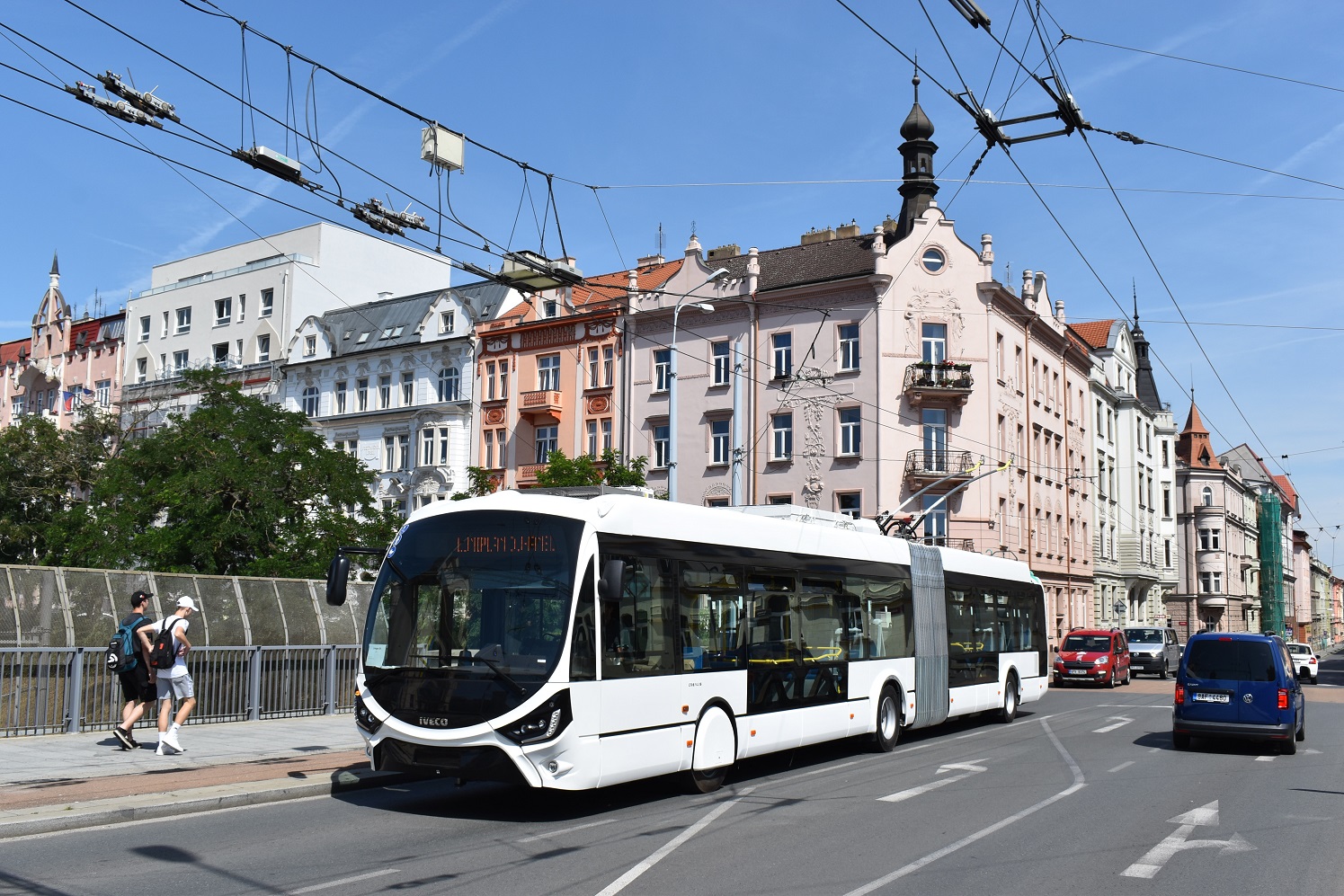 Лимож, IVECO Crealis Neo 18 № 917; Пльзень — Новые троллейбусы с завода Шкода