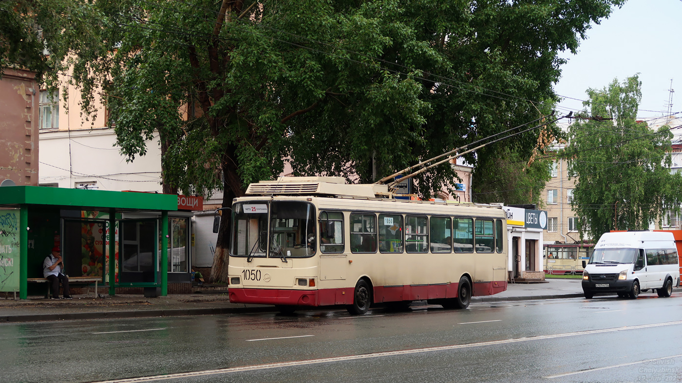 Челябинск, ЛиАЗ-5280 (ВЗТМ) № 1050
