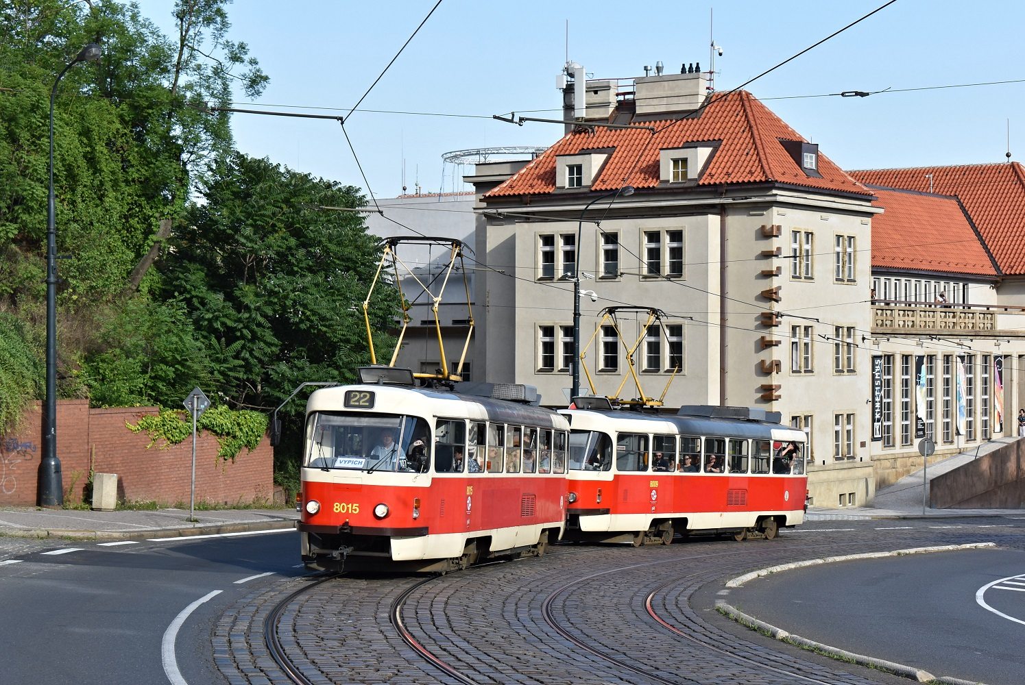 Praga, Tatra T3M2-DVC Nr. 8015