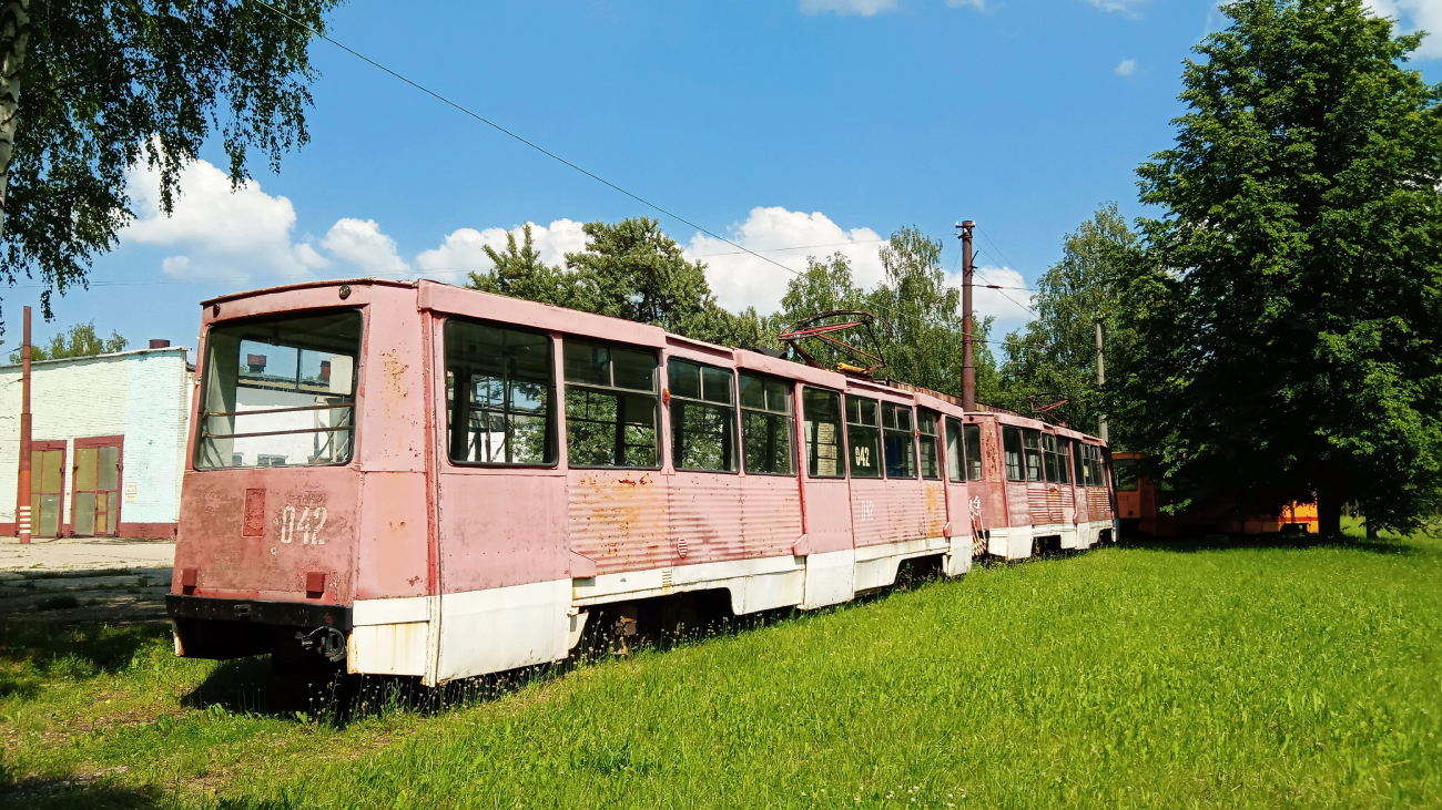 Новополоцк, 71-605 (КТМ-5М3) № 042