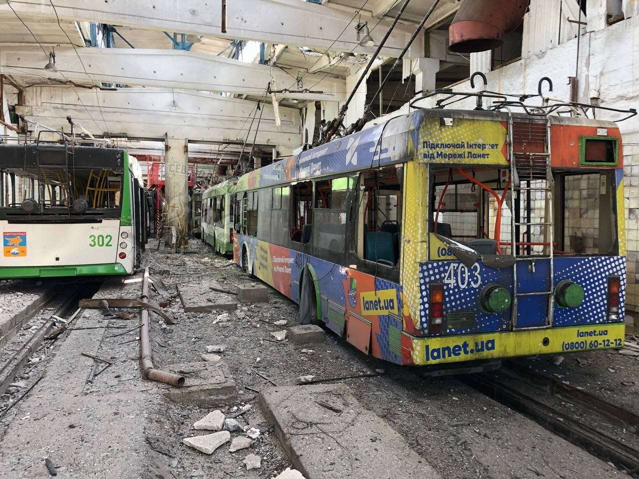 Северодонецк, Дніпро Т203 № 302; Северодонецк, БКМ 321 № 403; Северодонецк — Последствия боевых действий 28.02.2022 — 25.06.2022