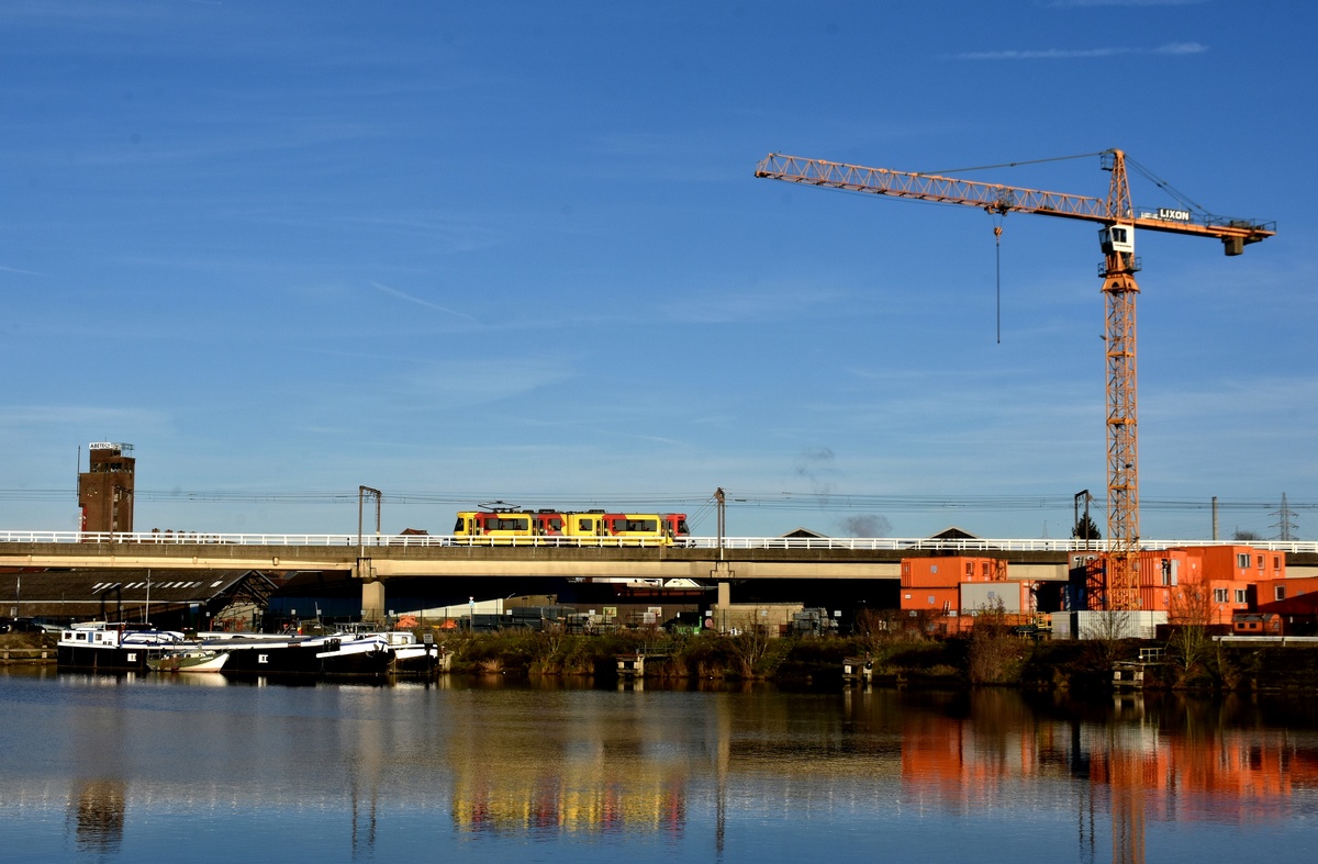 Charleroi, BN/ACEC type 6100 6-axle Br. 7422; Charleroi — Stations and Infrastructure (Open)