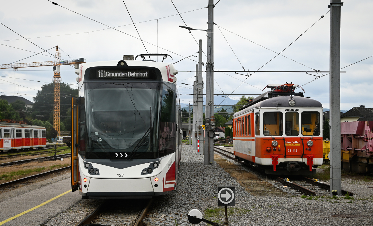 Гмунден – Форхдорф – Ламбах, Vossloh Tramlink V3 № 123; Гмунден – Форхдорф – Ламбах, SWS/BBC Be 4/4 № 23112 Гмунден – Форхдорф – Ламбах, Vossloh Tramlink V3 № 123; Гмунден – Форхдорф – Ламбах, SWS/BBC Be 4/4 № 23112