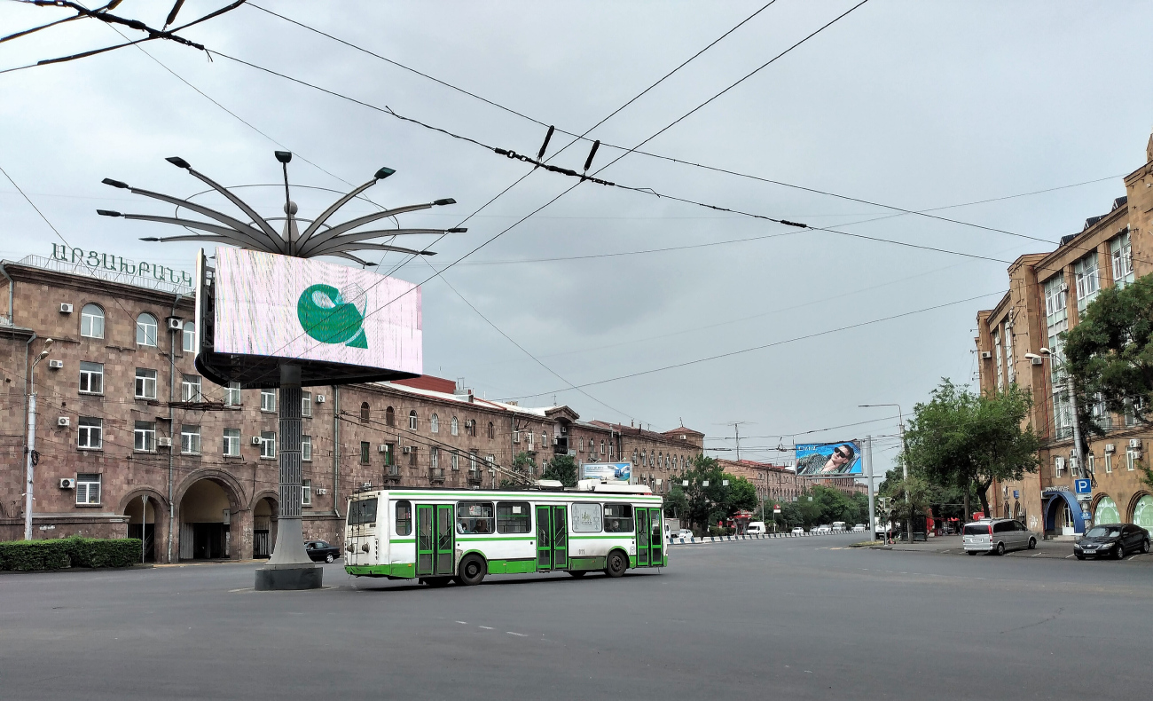 Ереван, ЛиАЗ-5280 (ВЗТМ) № 011