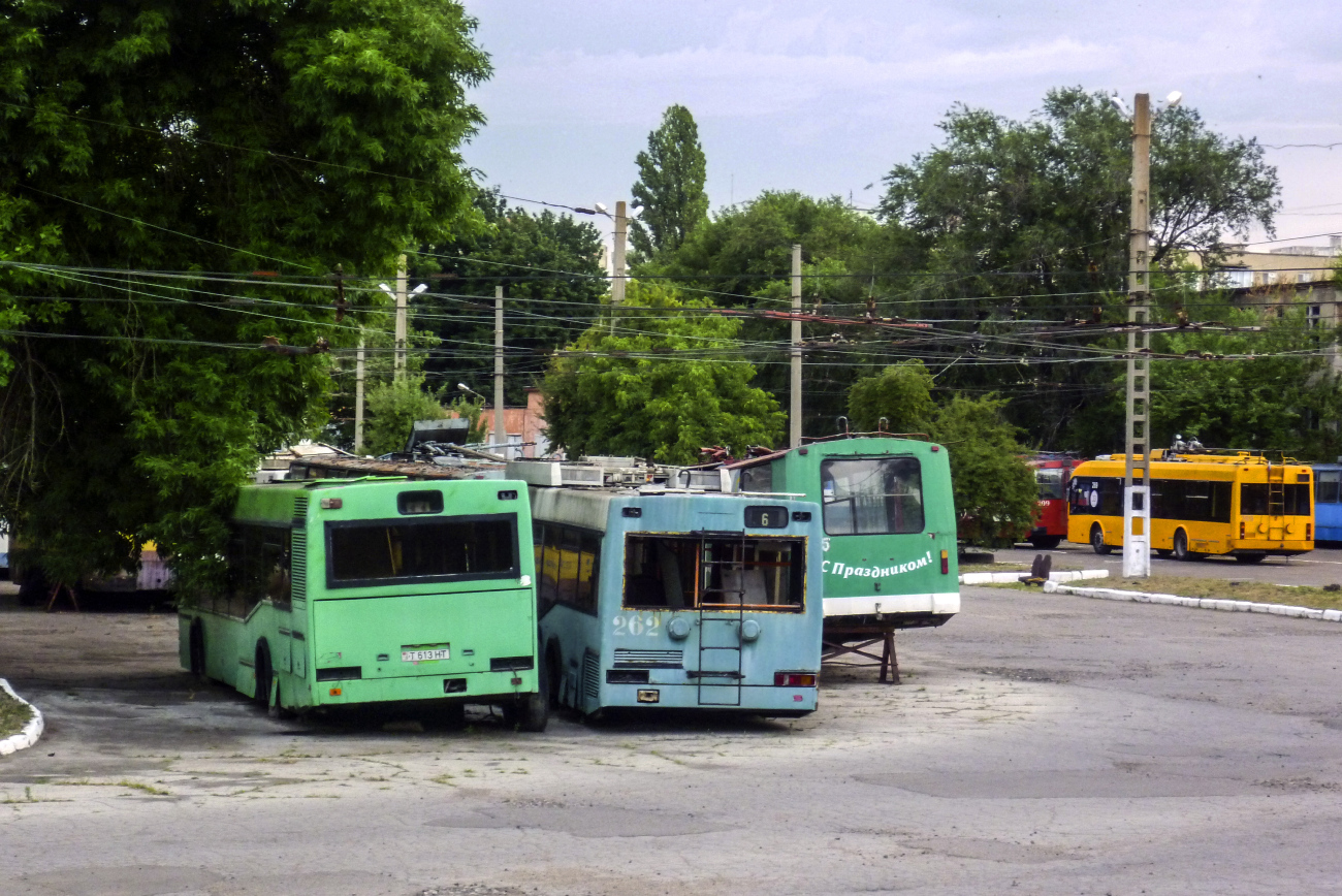 Tiraspol, MAZ-103T № 262; Tiraspol, ZiU-682V-012 [V0A] № 245
