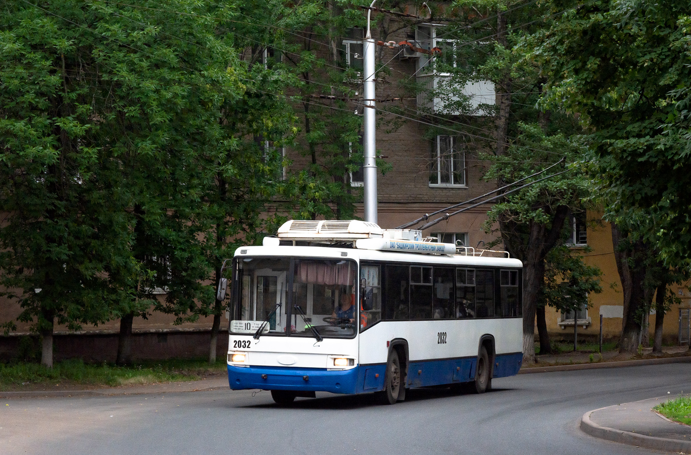 Уфа, БТЗ-52767А № 2032