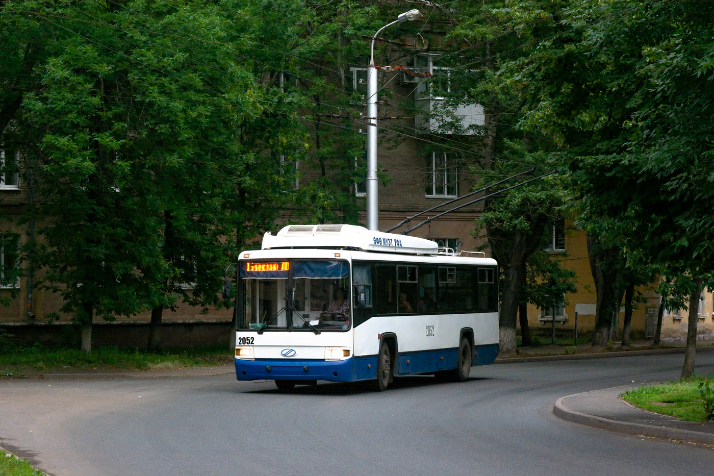 Уфа, БТЗ-52767 № 2052