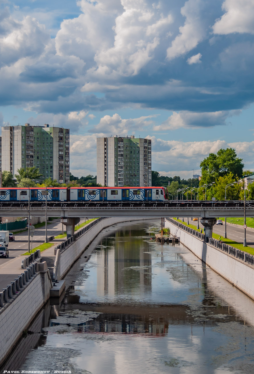 Москва — Метрополитен — [1] Сокольническая линия; Москва — Метрополитен — Подвижной состав — 81-765/766/767 «Москва» и модификации