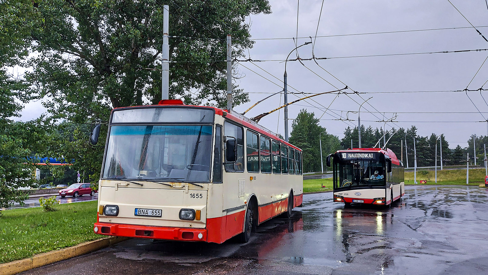 Вильнюс, Škoda 14Tr17/6M № 1655; Вильнюс, Solaris Trollino IV 12 Škoda № 1735